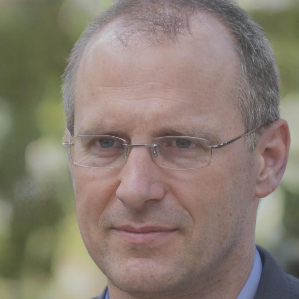 Портрет преподавателя Ерлан Толеубаев